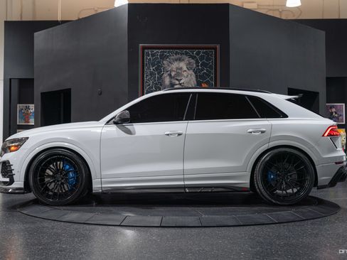 Used 2022 Audi RS Q8 w/ Carbon Optic Package AWD/4WD image 21