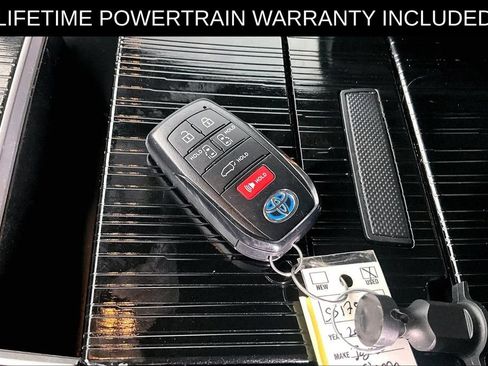 Used 2025 Toyota Sienna XLE Woodland Edition AWD/4WD image 12