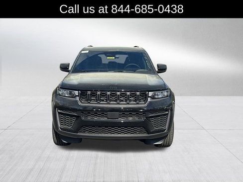 New 2026 Jeep Grand Cherokee Laredo image 2