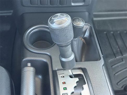 Used 2012 Toyota FJ Cruiser 4WD image 24