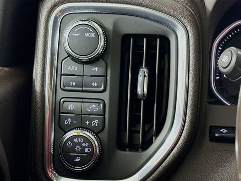 Used 2023 GMC Sierra 3500 Denali w/ Denali Ultimate Package image 9