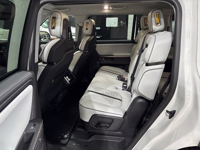Used 2025 Rivian R1S Adventure Dual AWD/4WD image 14