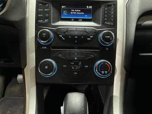Used 2016 Ford Fusion SE image 21