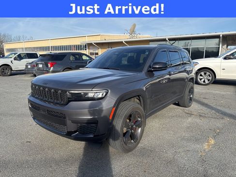 Used 2023 Jeep Grand Cherokee L Altitude image 2