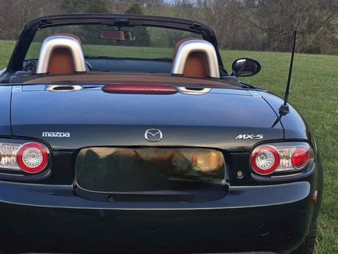 Used 2008 MAZDA MX-5 Miata Grand Touring w/ Premium Pkg image 3