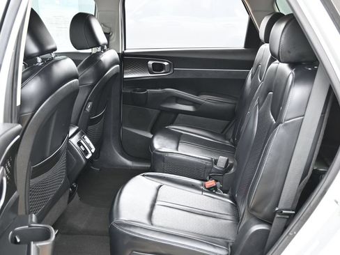 Used 2022 Kia Sorento S FWD image 34