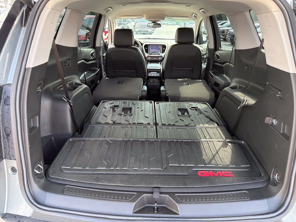 Certified 2023 GMC Acadia SLT w/ LPO, Floor Liner Package FWD image 33