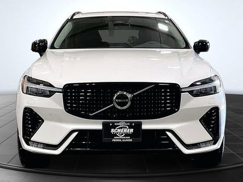 Certified 2024 Volvo XC60 B5 Core w/ Protection Package Premier AWD/4WD image 4