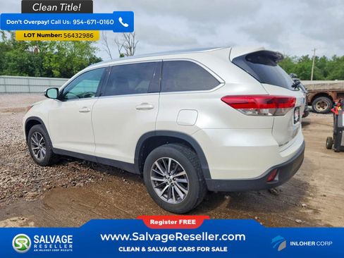 Used 2019 Toyota Highlander XLE FWD image 3