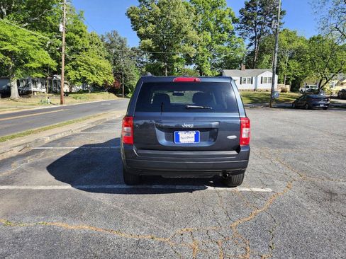 Used 2015 Jeep Patriot Latitude w/ Trailer Tow Prep Group FWD image 10
