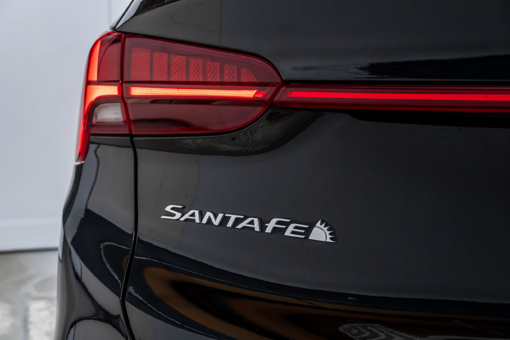 Used 2023 Hyundai Santa Fe Limited AWD/4WD image 13