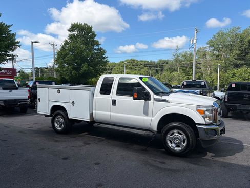 Used 2016 Ford F250 XLT w/ XLT Interior Package AWD/4WD image 5