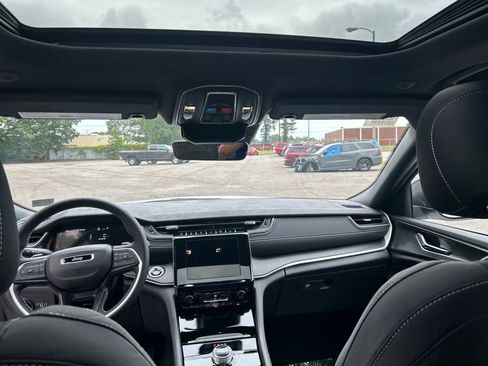 New 2025 Jeep Grand Cherokee Laredo w/ Trailer Tow Package image 20