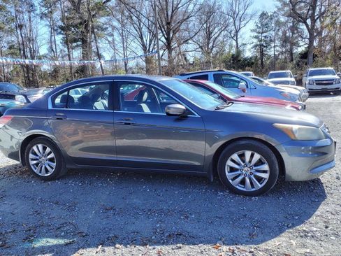 Used 2011 Honda Accord EX image 3