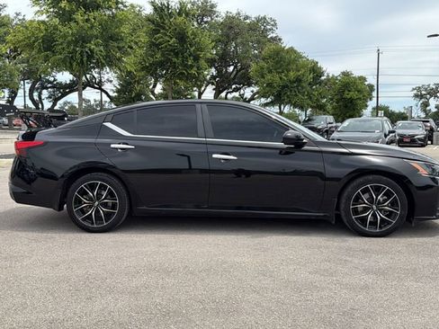 Used 2023 Nissan Altima 2.5 SV w/ SV Premium Package FWD image 4