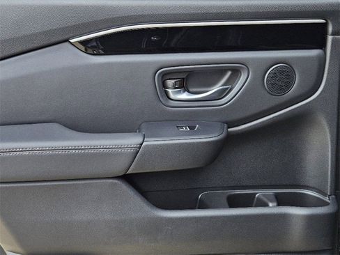 New 2025 Honda Pilot EX-L image 18