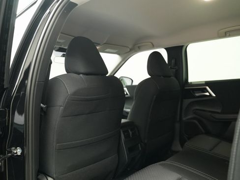 Used 2025 Mitsubishi Outlander ES image 21