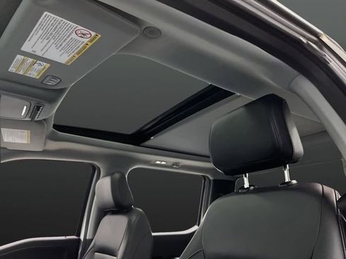 Used 2025 Ford F350 Lariat w/ Black Appearance Package image 7