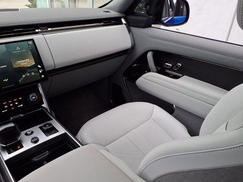 Used 2023 Land Rover Range Rover SV AWD/4WD image 22