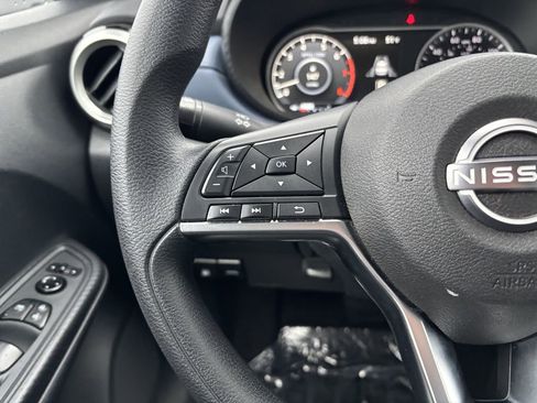 Used 2023 Nissan Versa SV image 15