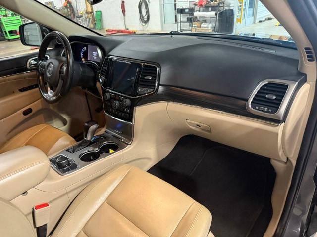 Certified 2020 Jeep Grand Cherokee Limited w/ Trailer Tow Group IV AWD/4WD image 10
