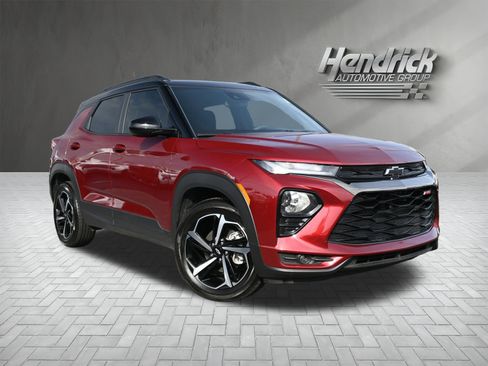 Used 2023 Chevrolet TrailBlazer RS image 2