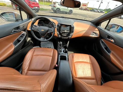 Certified 2017 Chevrolet Cruze Premier FWD image 20