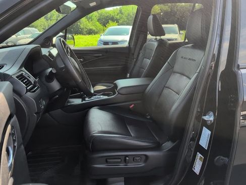 Used 2025 Honda Ridgeline Black Edition image 13