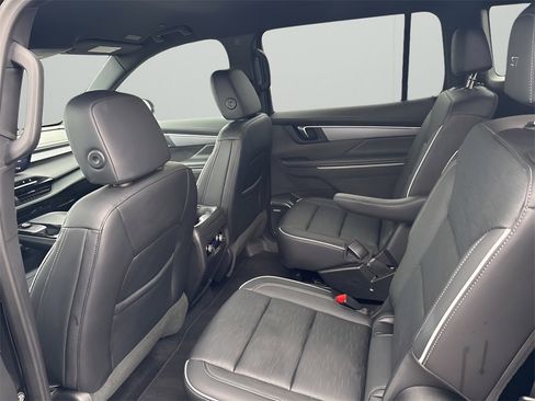 Used 2025 Buick Enclave Sport Touring image 15