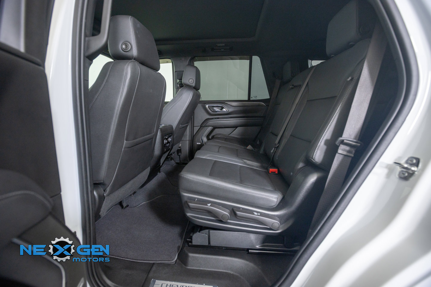 Used 2023 Chevrolet Tahoe Z71 w/ Max Trailering Package AWD/4WD image 27