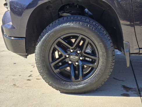 Used 2022 Chevrolet Silverado 1500 Custom Trail Boss w/ LPO, Dark Essentials Package image 17