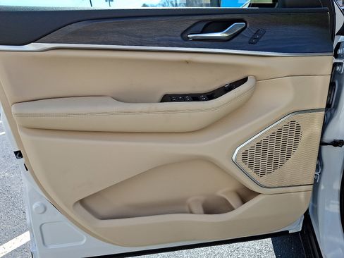 New 2026 Jeep Grand Cherokee Limited image 8