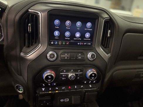 Used 2022 GMC Sierra 3500 Denali image 24