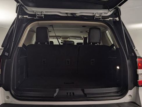 Used 2024 Ford Expedition XLT image 17
