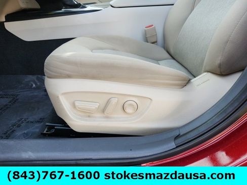 Used 2020 Toyota Camry LE image 15