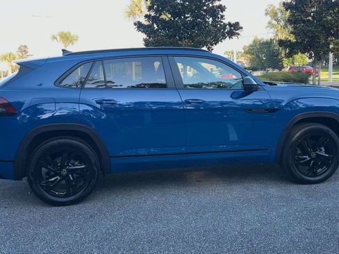 New 2025 Volkswagen Atlas Cross Sport SEL R-Line image 9
