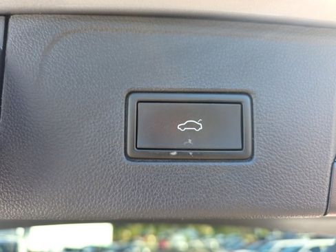 Used 2023 Volkswagen Atlas SEL image 31