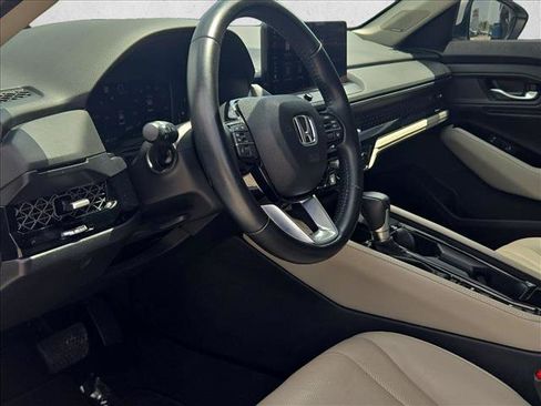 Used 2024 Honda Accord Touring image 10