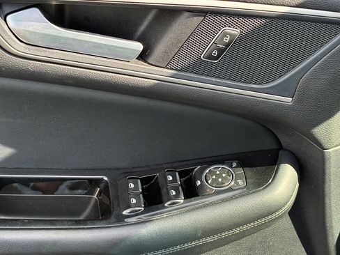Used 2019 Ford Edge SEL w/ Equipment Group 201A AWD/4WD image 26