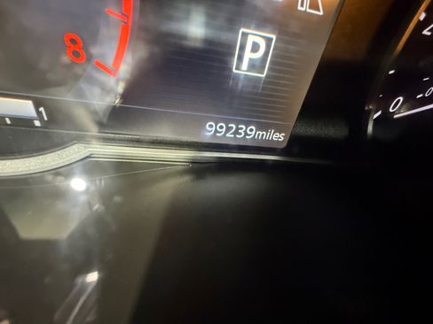 Used 2020 Nissan Versa SV image 11