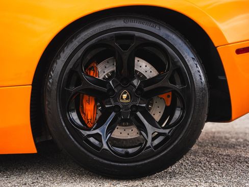 Used 2005 Lamborghini Murcielago Roadster AWD/4WD image 38