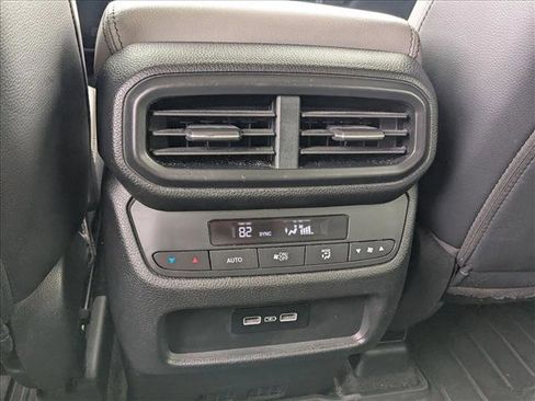 Used 2023 Honda Pilot Touring image 16