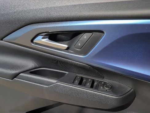 New 2026 Chevrolet Equinox EV LT image 16