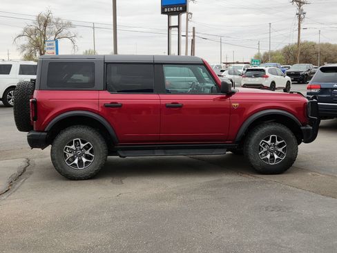 Used 2025 Ford Bronco Badlands AWD/4WD image 5