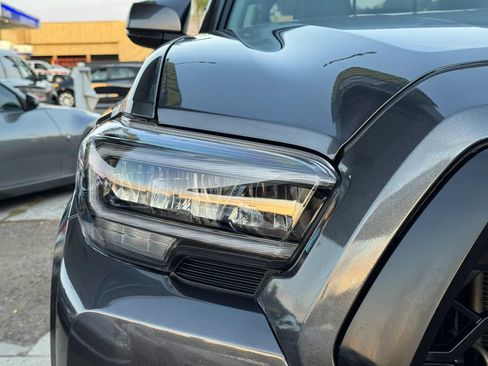 Used 2022 Toyota Tacoma SR5 RWD image 5