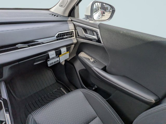 New 2026 Mitsubishi Outlander ES FWD image 16