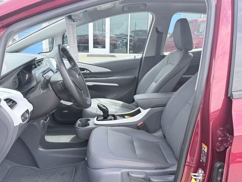 Used 2020 Chevrolet Bolt Premier w/ Infotainment Package FWD image 9