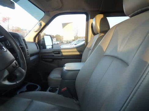 Used 2016 Nissan NV 3500 SL image 8