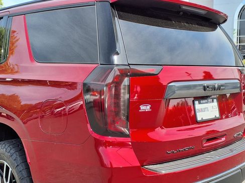 Used 2022 GMC Yukon AT4 w/ Technology Package AWD/4WD image 17