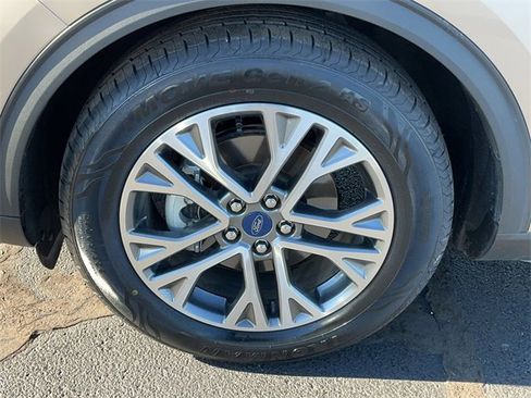 Used 2021 Ford Escape SEL w/ Technology Package image 9